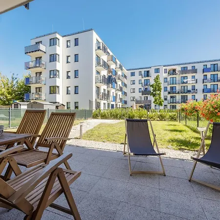 Beautiful With Terrace, Garden And Parking Close To The Airport In By Renters Apartment *
