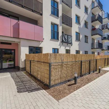 شقة Beautiful With Terrace, Garden And Parking Close To The Airport In By Renters *